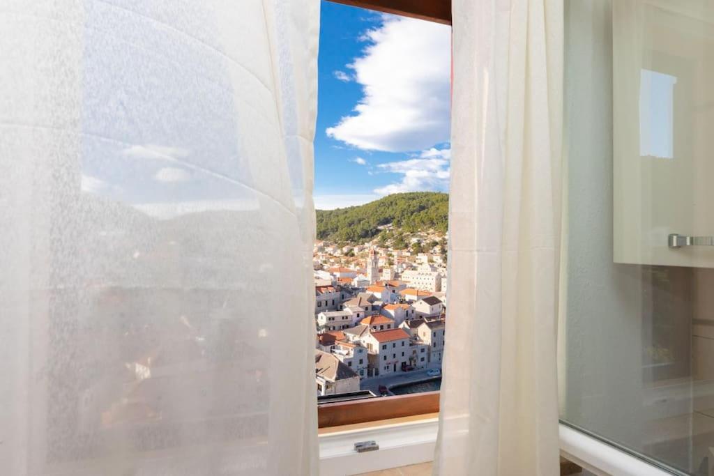 Bento Apartment - Best View On Town And Sea Pucisca Exteriör bild